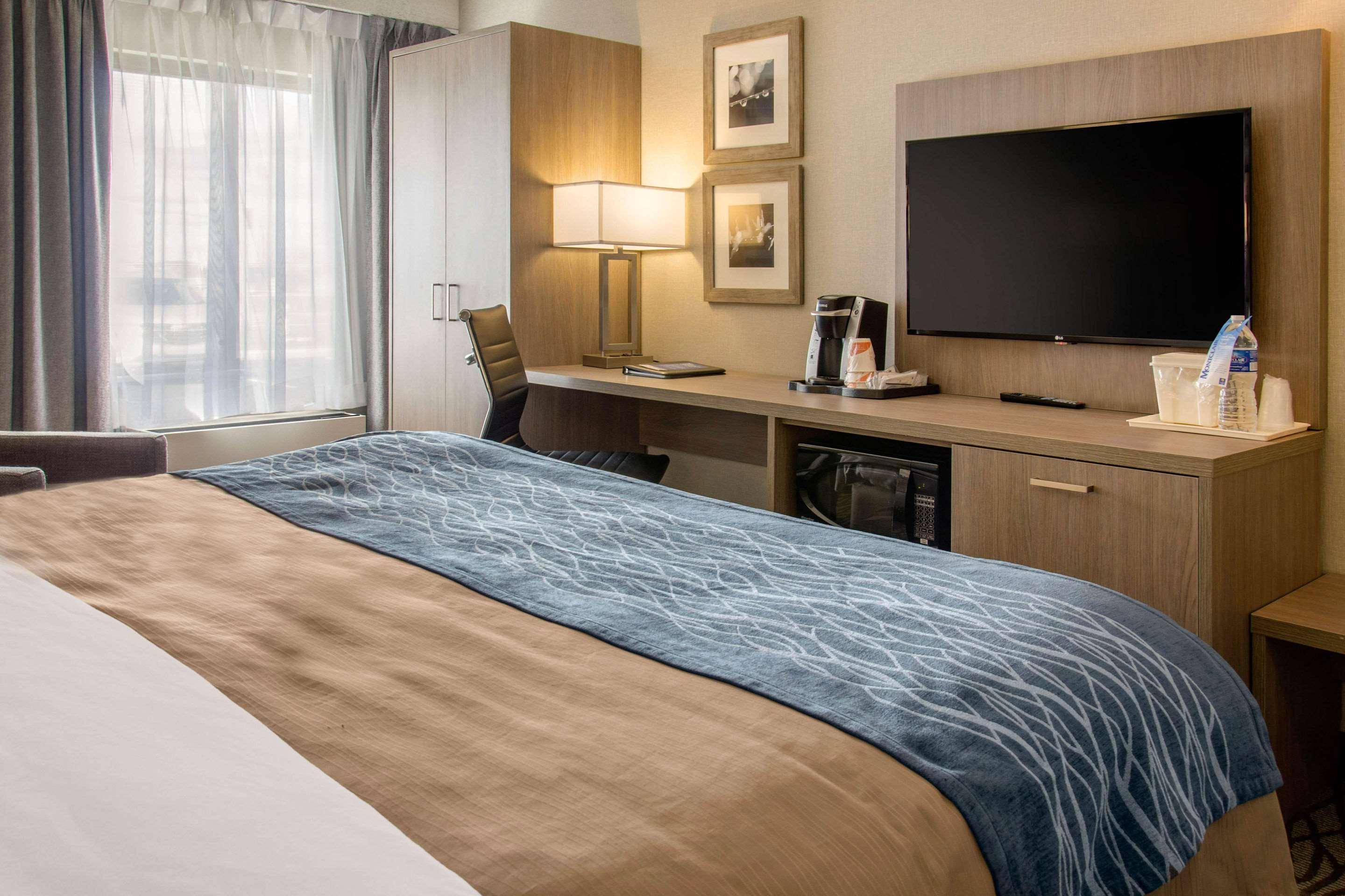 Comfort Inn Aeroport Dorval Zewnętrze zdjęcie