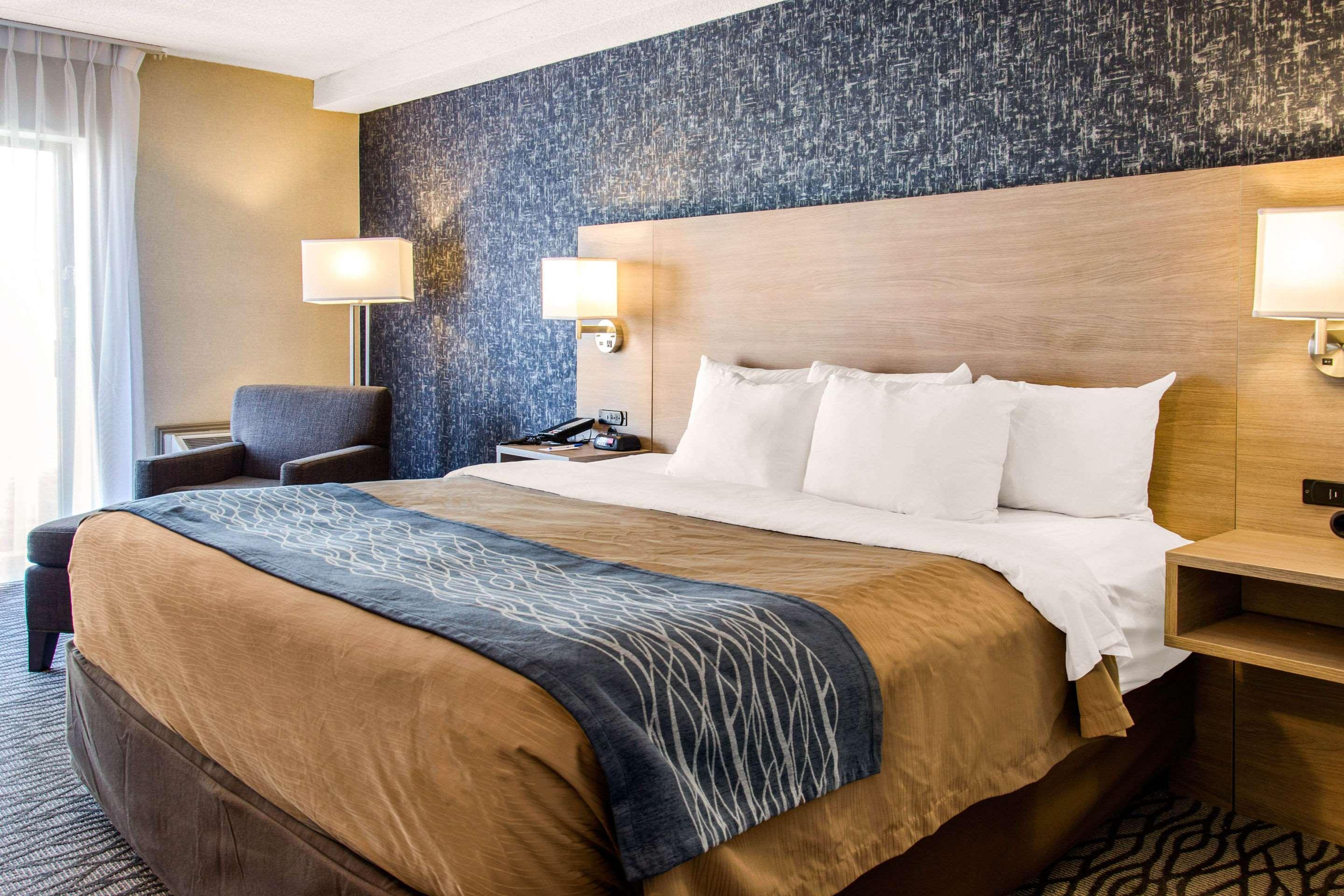 Comfort Inn Aeroport Dorval Zewnętrze zdjęcie