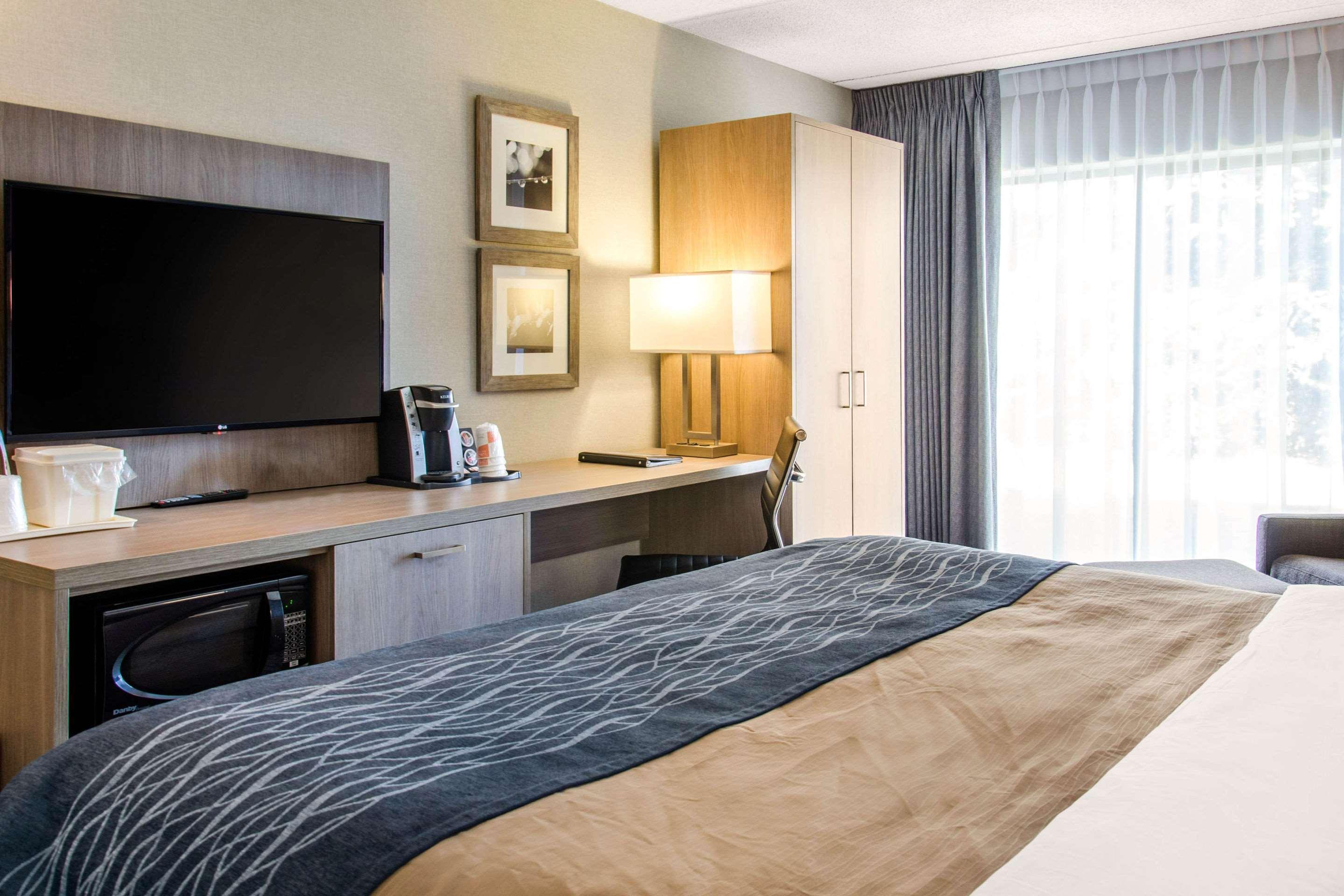 Comfort Inn Aeroport Dorval Zewnętrze zdjęcie