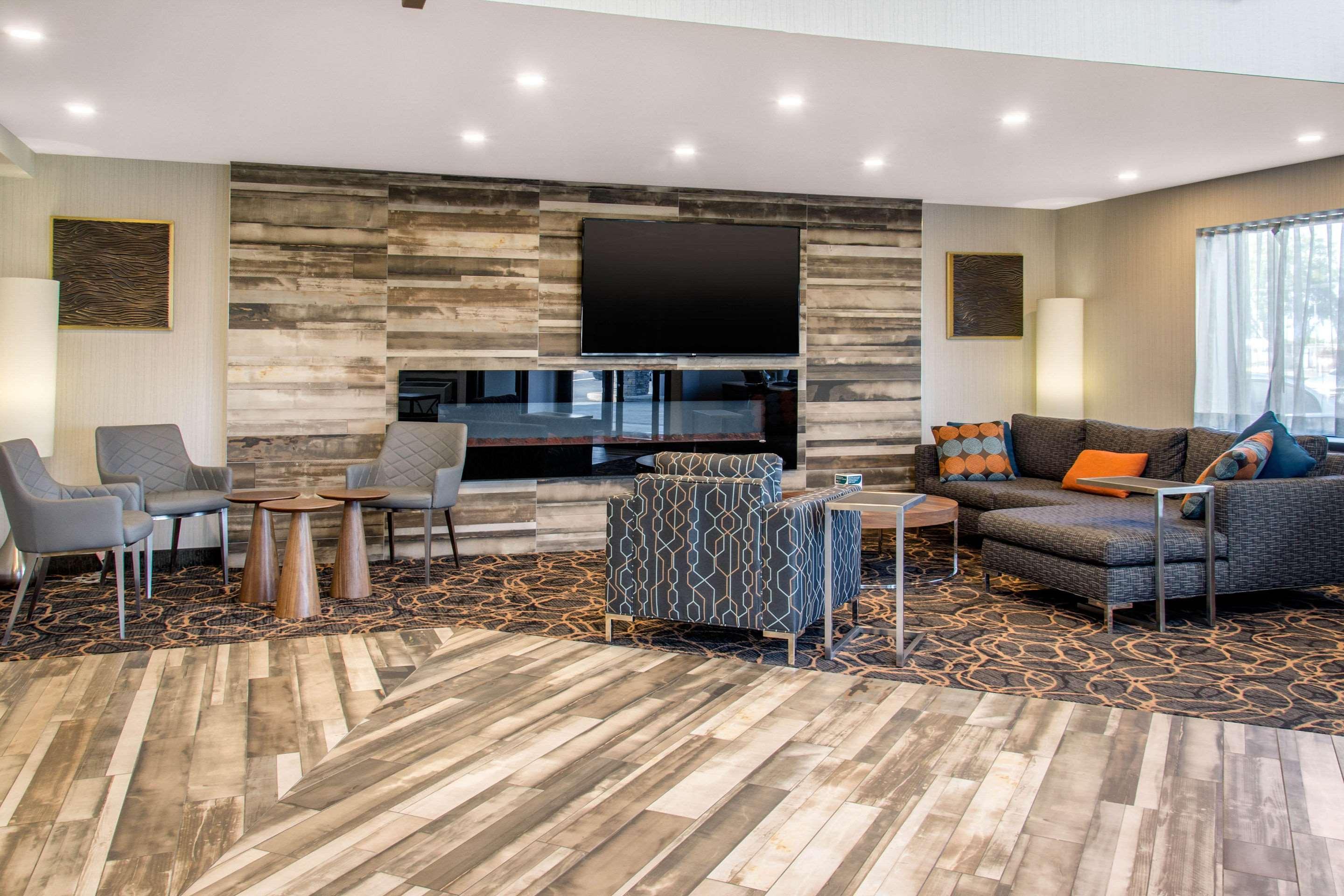 Comfort Inn Aeroport Dorval Zewnętrze zdjęcie
