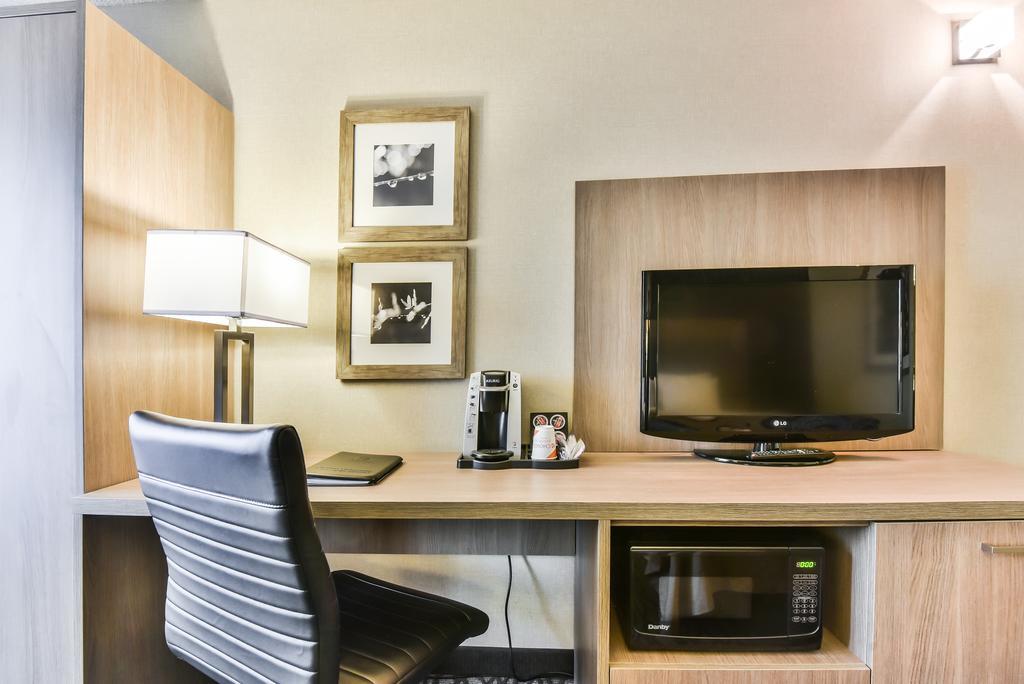 Comfort Inn Aeroport Dorval Zewnętrze zdjęcie