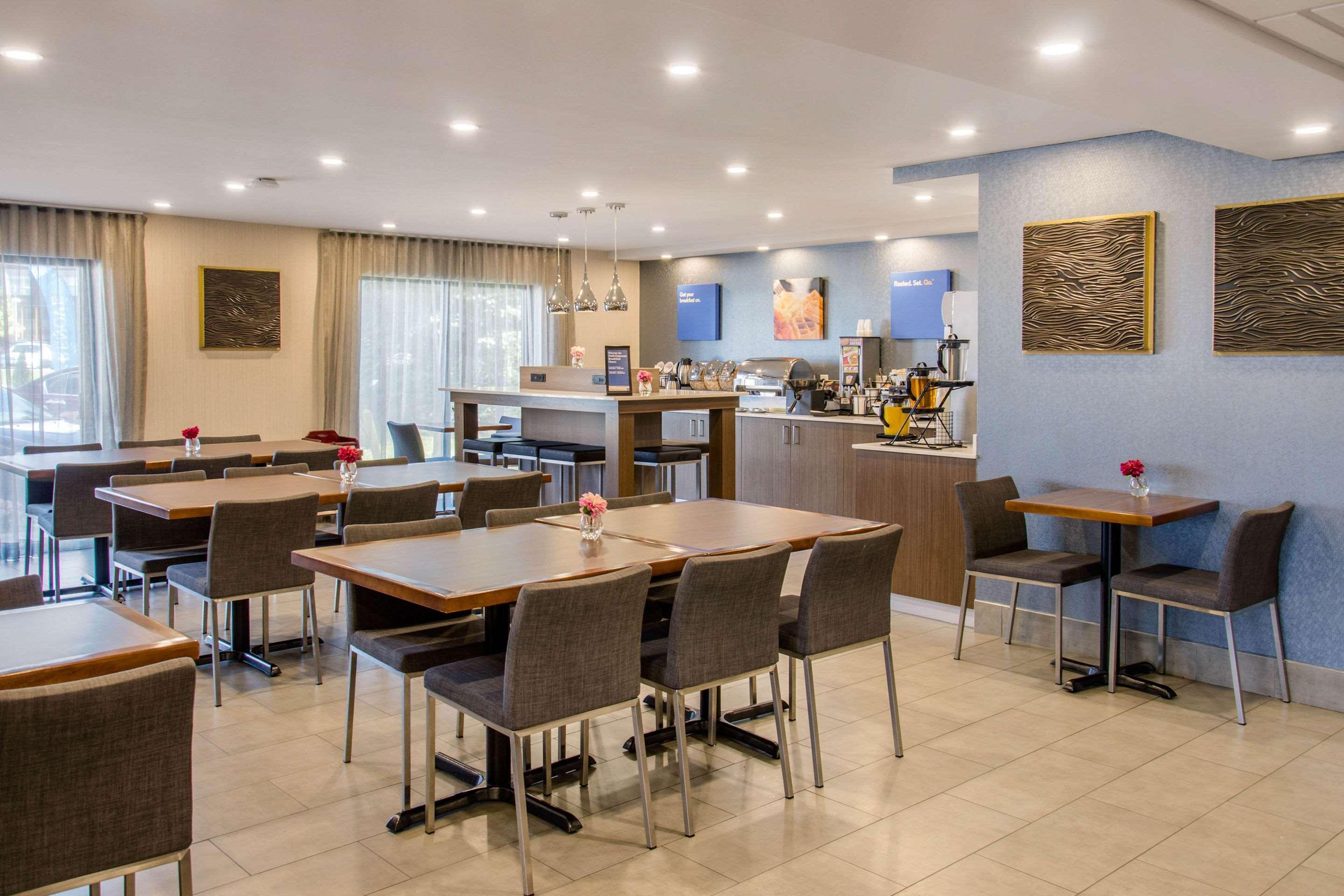 Comfort Inn Aeroport Dorval Zewnętrze zdjęcie