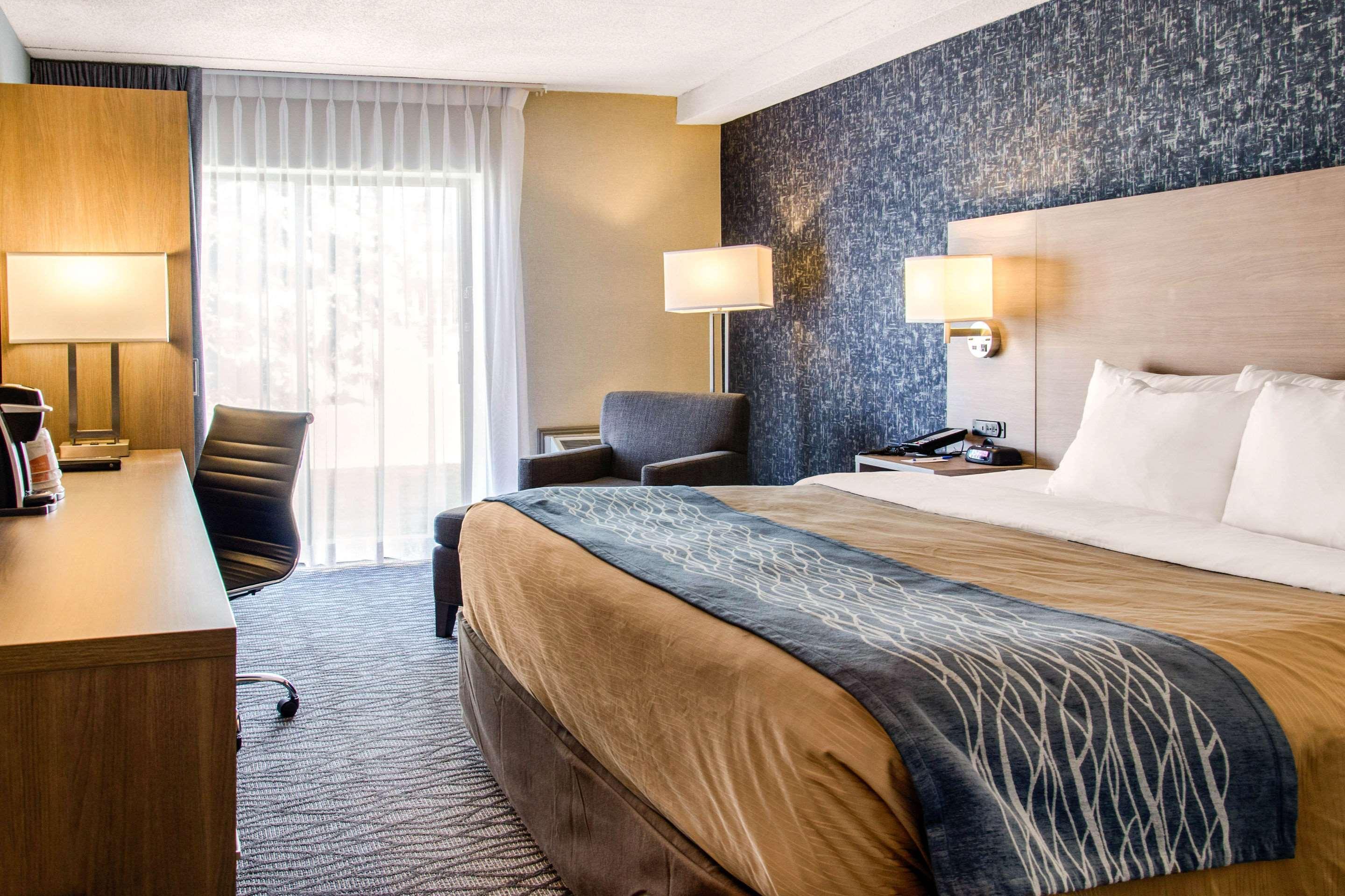 Comfort Inn Aeroport Dorval Zewnętrze zdjęcie