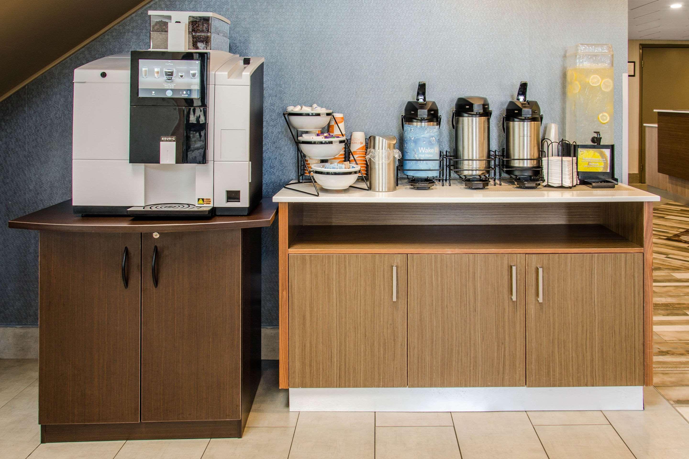 Comfort Inn Aeroport Dorval Zewnętrze zdjęcie