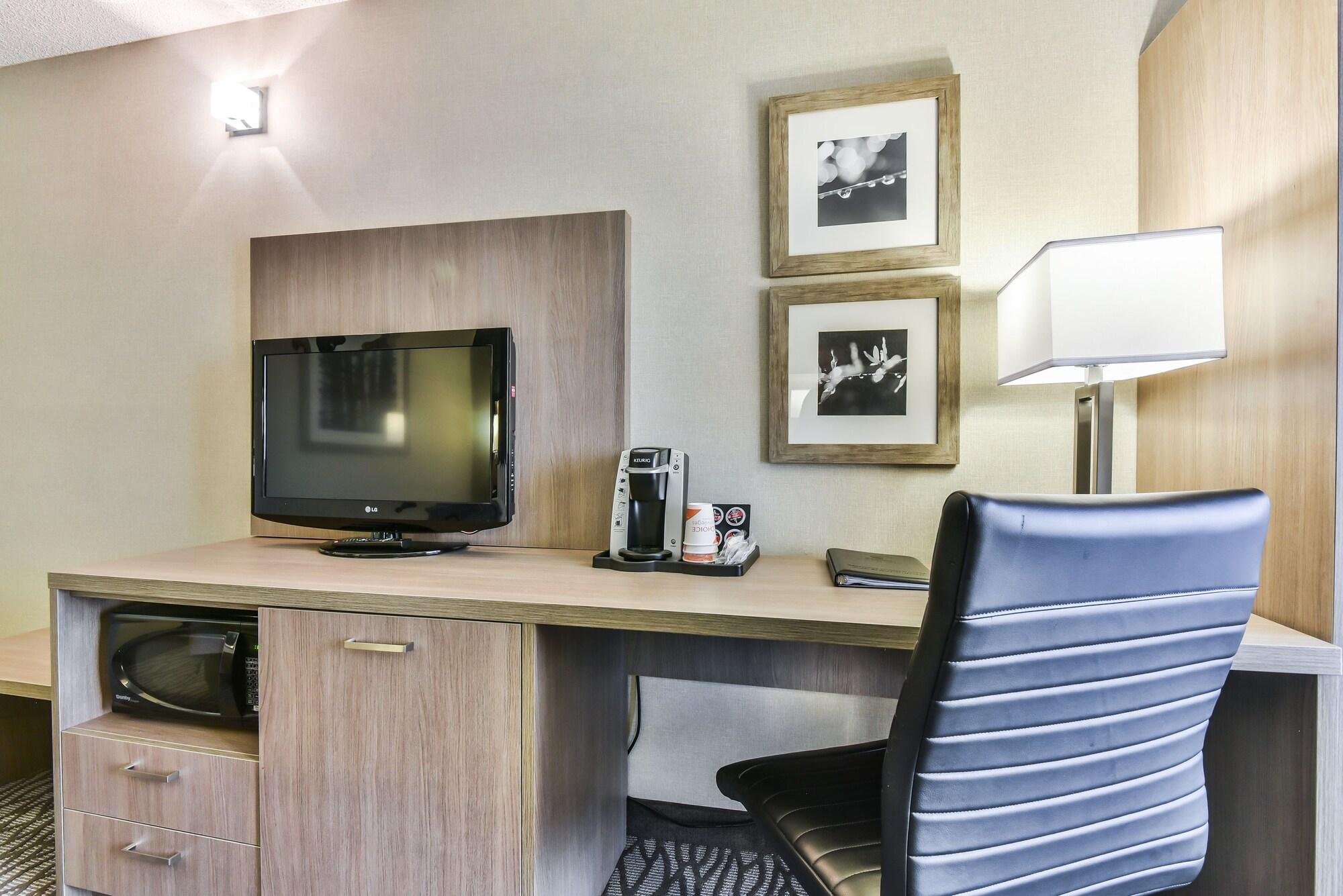 Comfort Inn Aeroport Dorval Zewnętrze zdjęcie