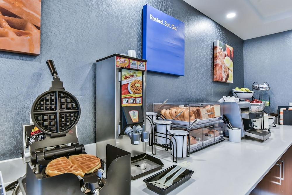 Comfort Inn Aeroport Dorval Zewnętrze zdjęcie