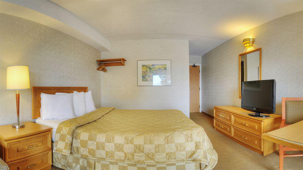 Comfort Inn Aeroport Dorval Zewnętrze zdjęcie