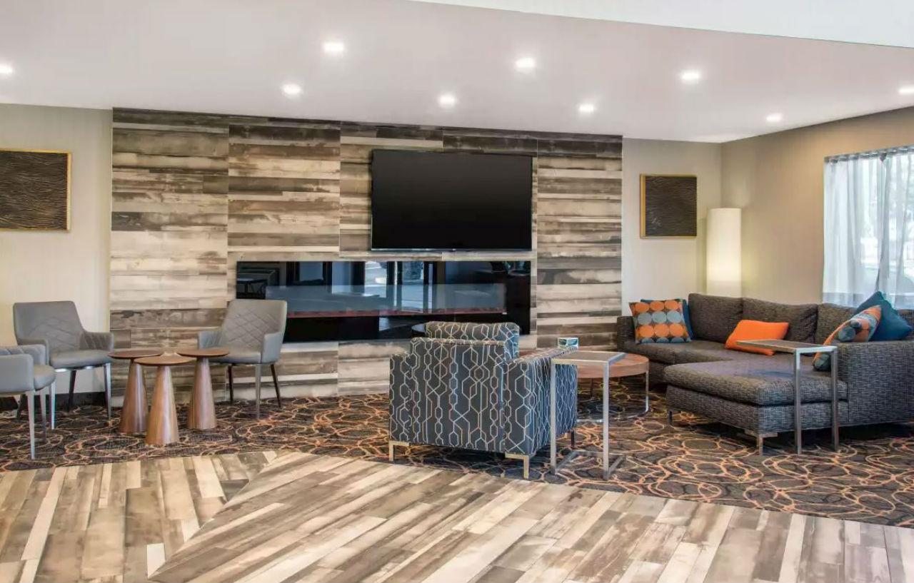 Comfort Inn Aeroport Dorval Zewnętrze zdjęcie