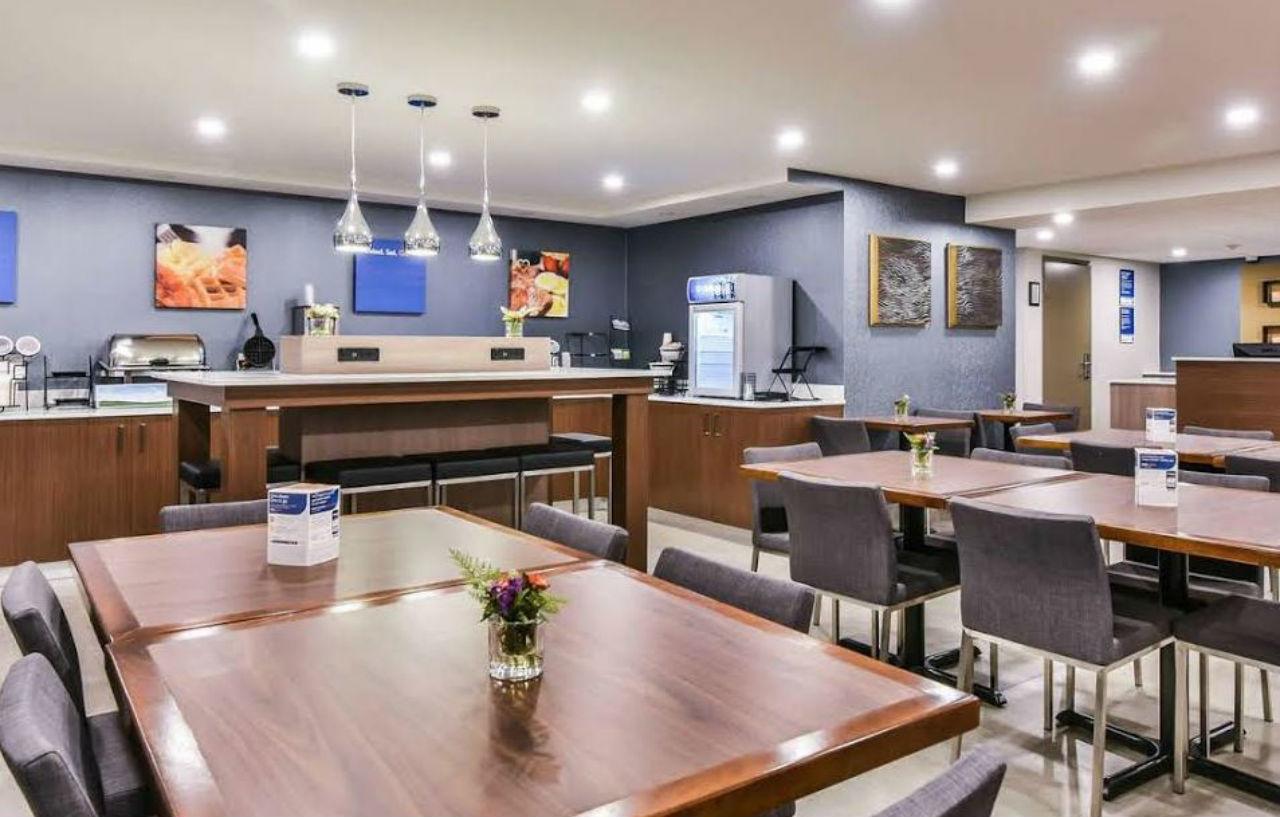 Comfort Inn Aeroport Dorval Zewnętrze zdjęcie